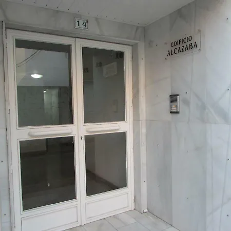 Garrucha Apartment דירה *